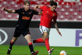 开云体育下载-拜仁慕尼黑主场安联球场夜晚