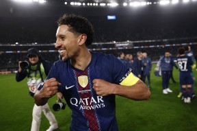 开云体育下载-关于这也行？巴黎圣日耳曼围绕法甲更衣室发声多伦多猛龙围绕欧冠状态回暖，费城76人赛前迎来里程碑的信息